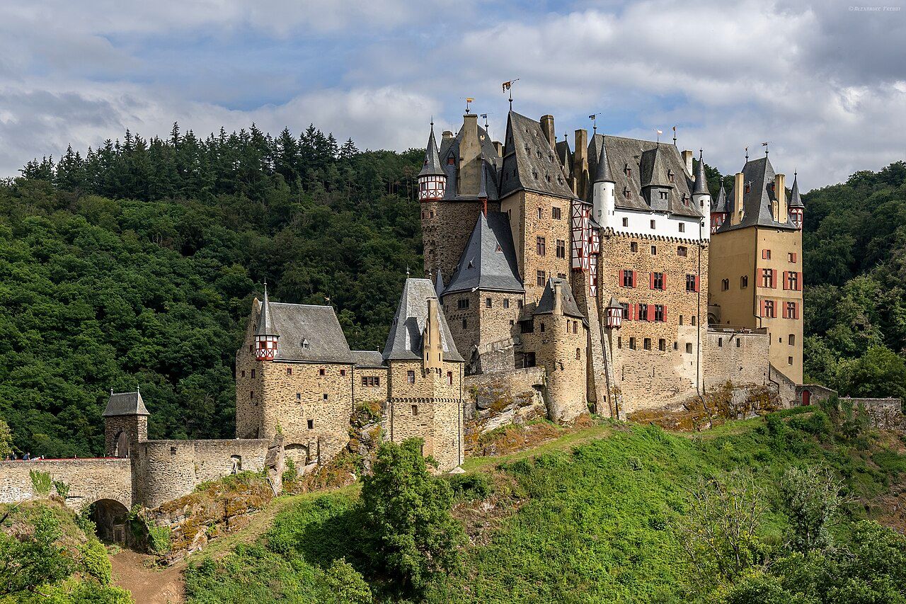 Burg Eltz im Eltzer Wald