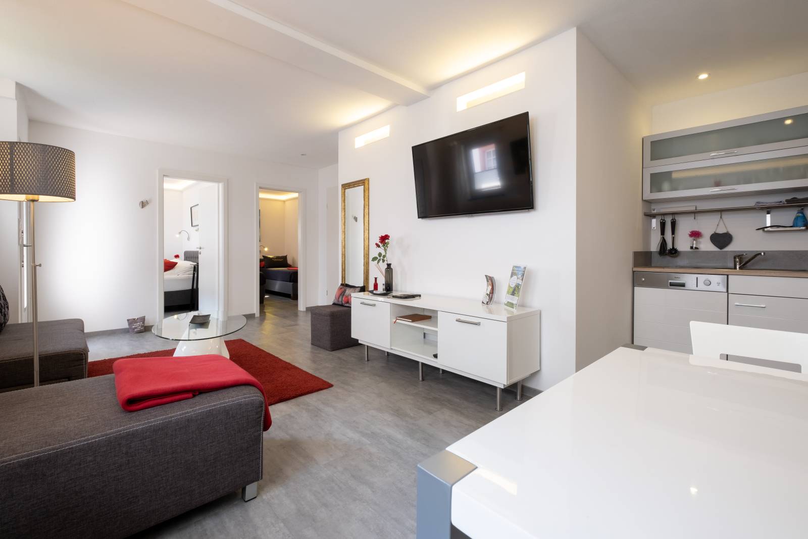 Wohnbereich mit Küche der Ferienwohnung 2