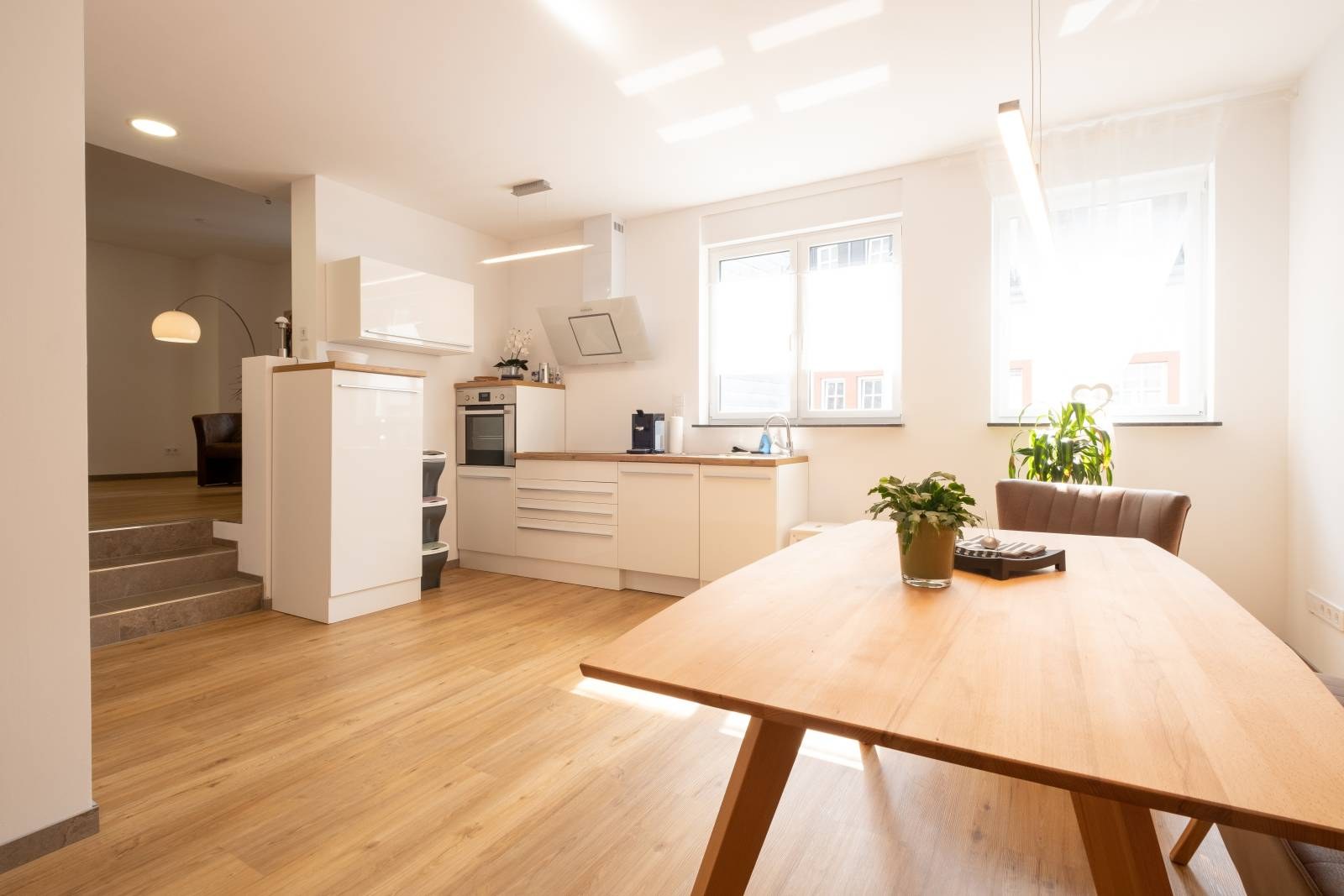 Gesamtansicht von Küche und Essbereich der Ferienwohnung 3