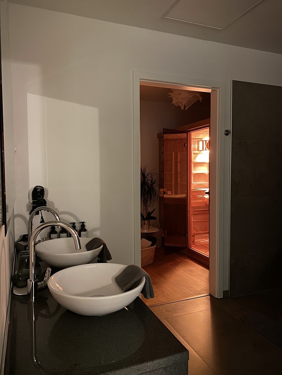 Saunabereich mit Bad der Ferienwohnung 3