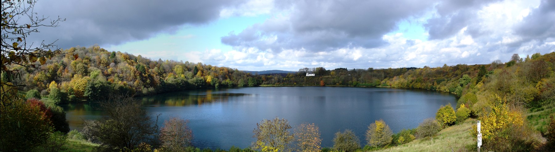 Maarlandschaft in der Vulkaneifel